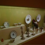 Alguns objetos (prata e porcelana).